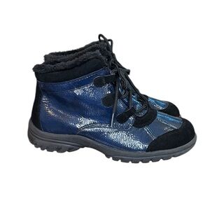Wanderlust Winter Boots - Black and Blue Women’s Size 8